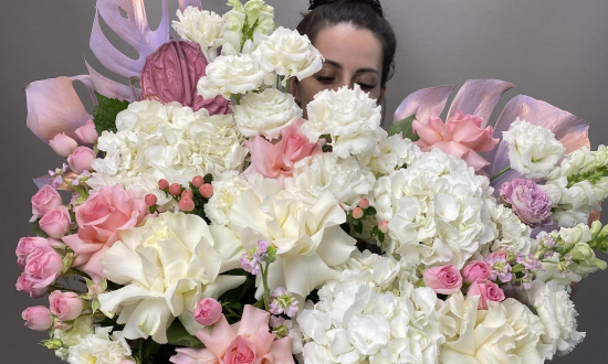 Тратить деньги на эмоции — полезно. Почему цветы лучше шоппинга?