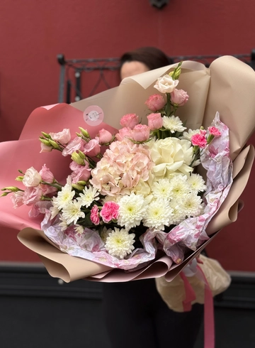 Сборный букет «Нежный взгляд» от интернет-магазина цветов в 