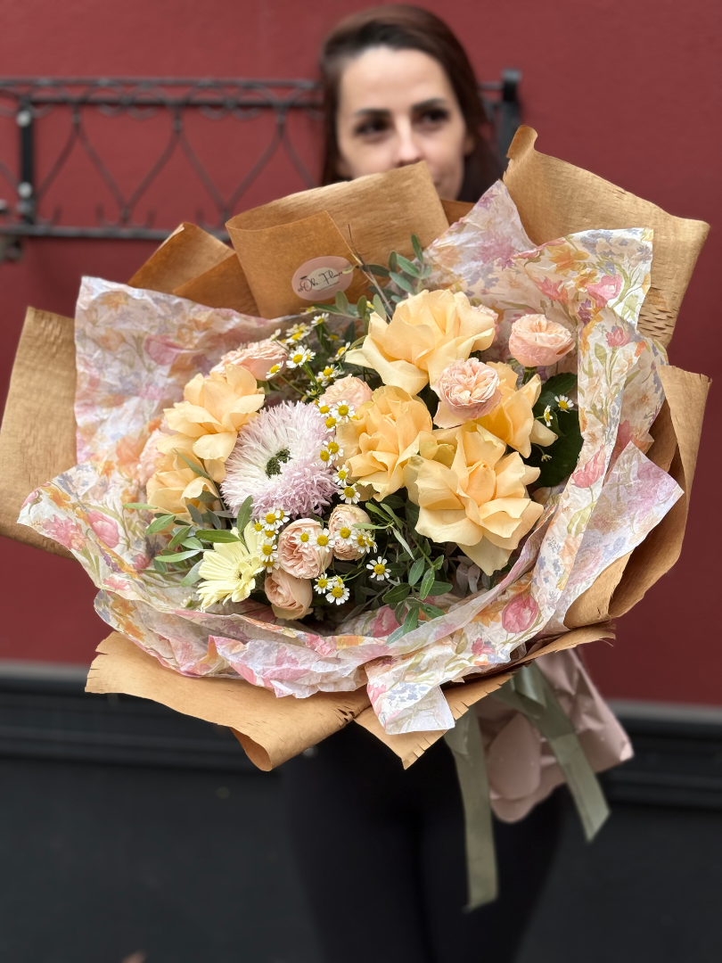 Сборный букет «Сад Уютного Вечера» от интернет-магазина цветов в 