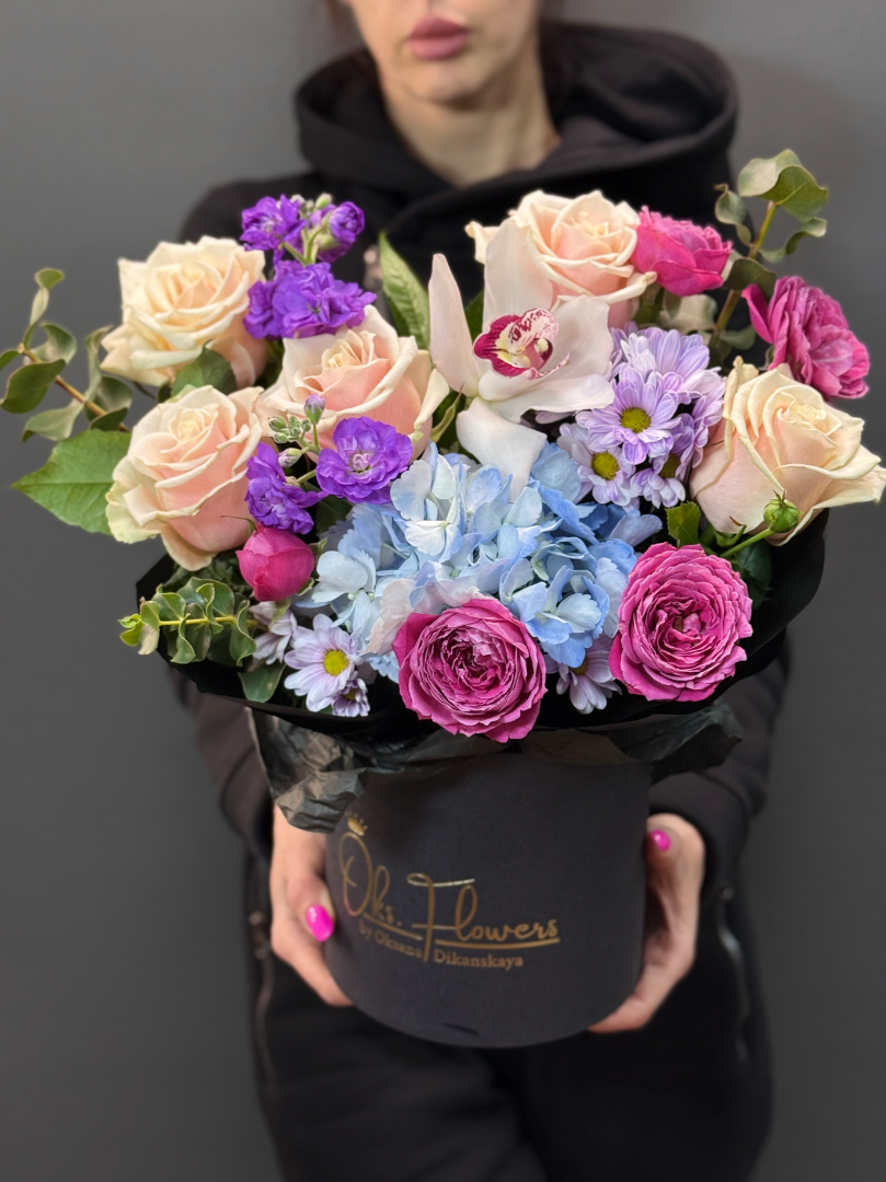 Коробка с цветами «Цветной Сон» от интернет-магазина цветов в 