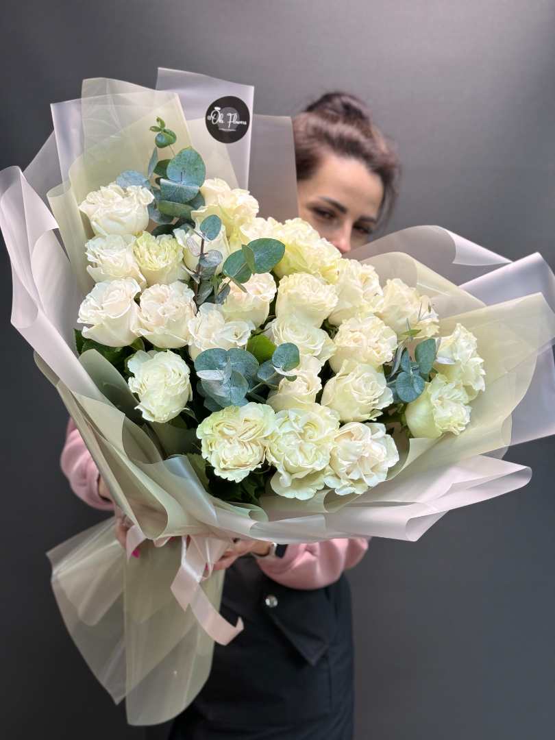 Эквадорская белая роза 23 шт от интернет-магазина цветов в 