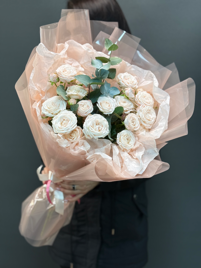 Пионовидные кустовые розы 5 шт. от интернет-магазина цветов в 