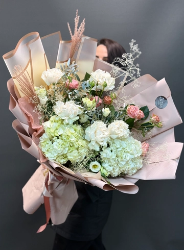 Букет «Сад Тихой Элегантности» от интернет-магазина цветов в 