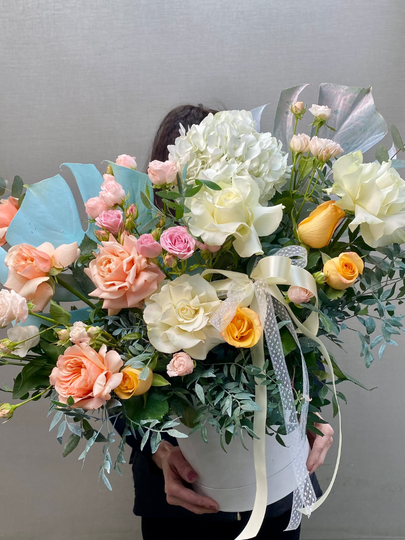 Коробка с цветами &laquo;Сад Нежных Тонов&raquo; от интернет-магазина цветов в 