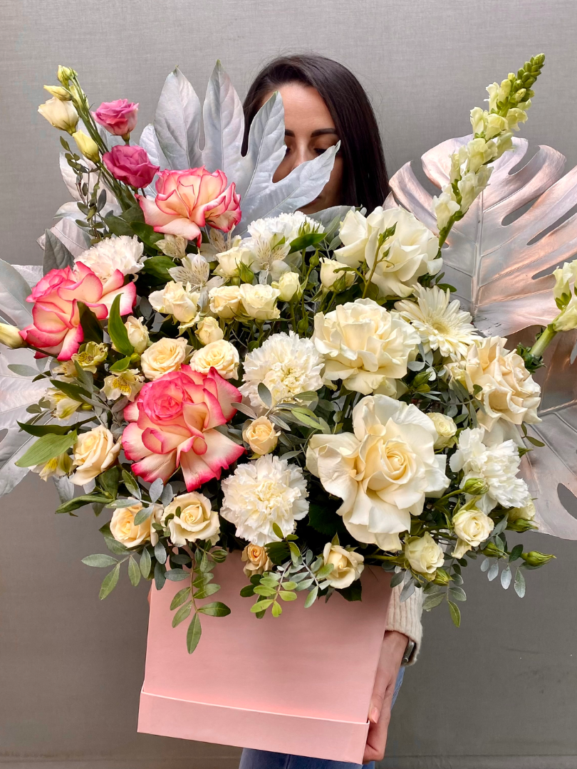 Композиция «Сад Нежных Тонов» от интернет-магазина цветов в 