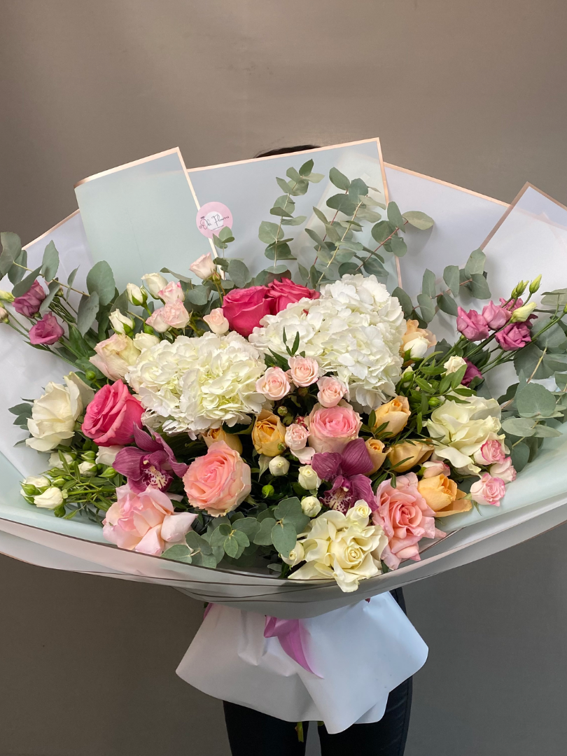Букет гигант «Сад Нежных Тонов» от интернет-магазина цветов в 