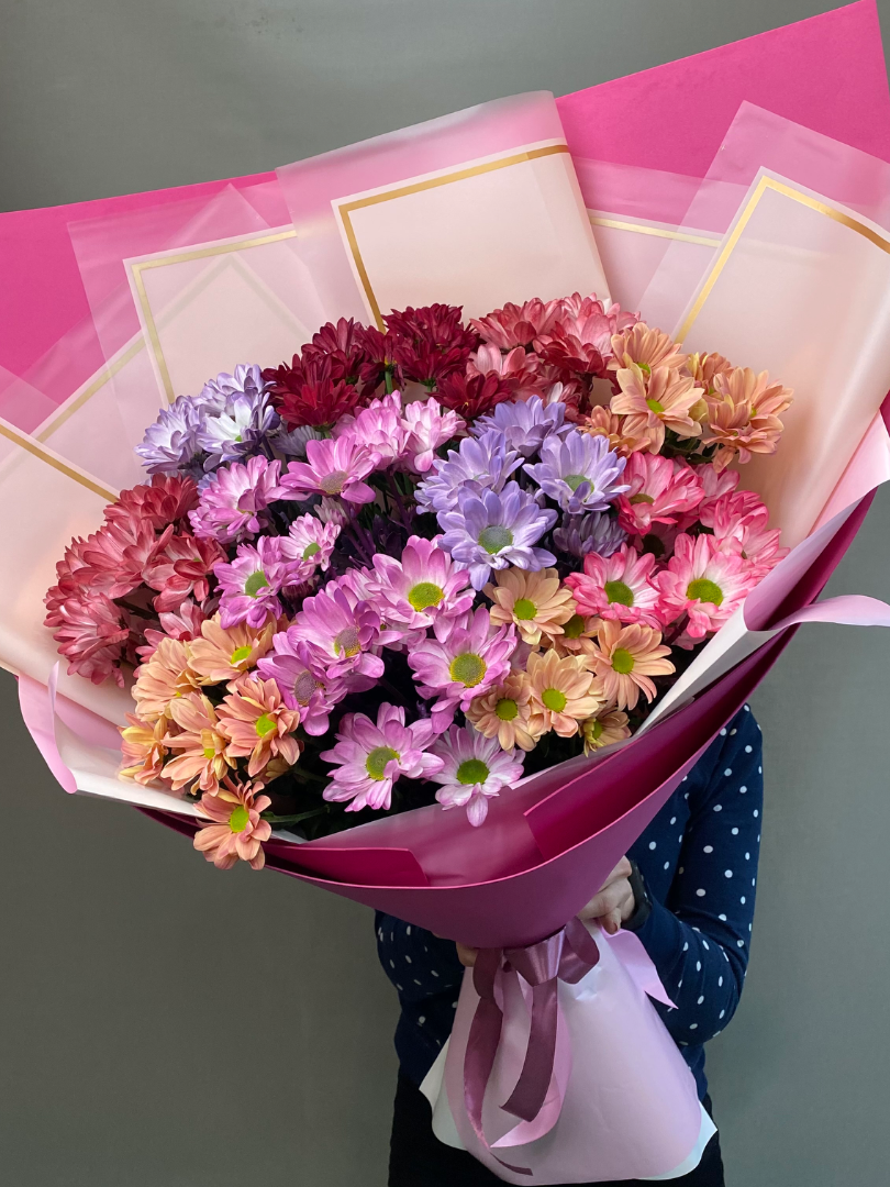 Букет из 11 разноцветных хризантем от интернет-магазина цветов в 