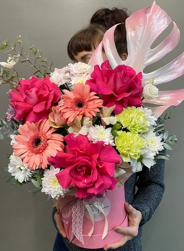 Коробка «Розовый микс» от интернет-магазина цветов в 