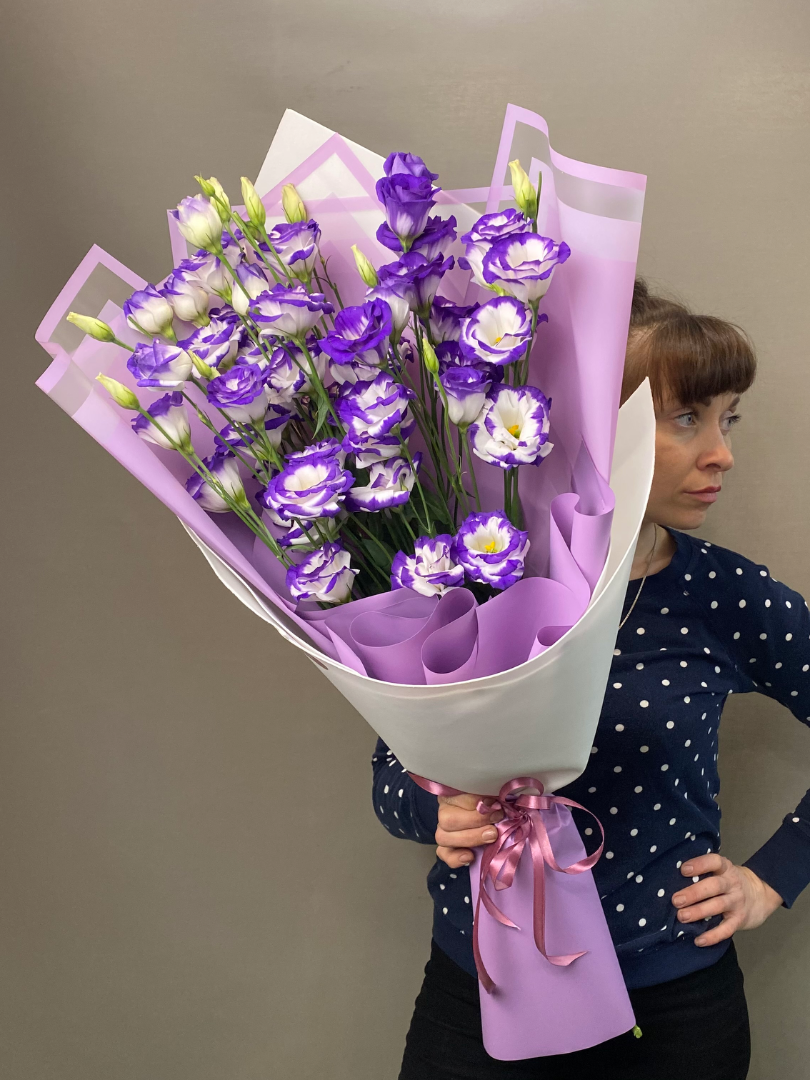 Букет из 7 эустом от интернет-магазина цветов в 