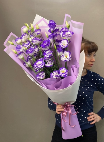 Букет из 7 эустом от интернет-магазина цветов в 